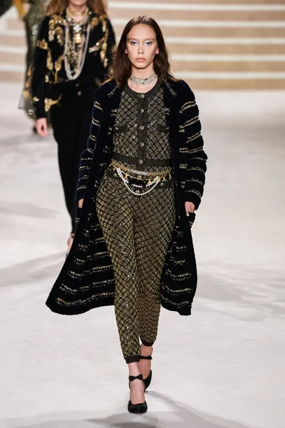 Look 47